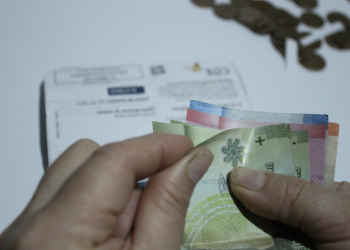 Gobierno promulga ley de reajuste al sueldo mínimo y subvención para pymes