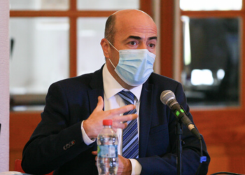 Contralor raya la cancha por «prescindencia política» a autoridades ante plebiscito de septiembre