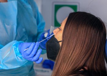 Reportan más de 7 mil casos de Covid-19, la mayor cifra en 64 días