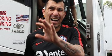 La funa de Gary Medel a funcionarios de salud por no dejarlo ingresar a recital de Karol G