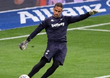 Claudio Bravo, Real Betis