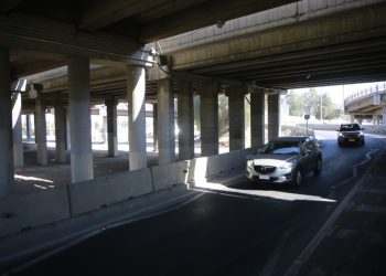 Con disparos y choque múltiple: embarazada es víctima de encerrona en Autopista central