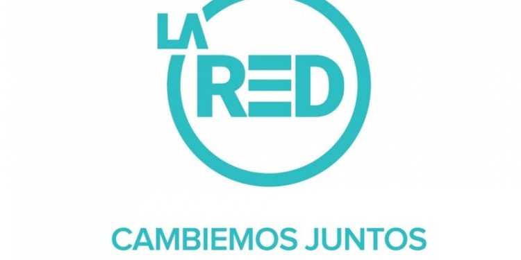 "Con impotencia y dolor": Trabajadores de La Red protestan por despido de sus 45 compañeros