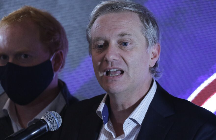"Defiende la libertad": José Antonio Kast defiende triunfo de Meloni en Italia