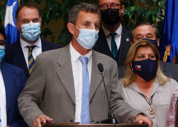 Gonzalo de la Carrera responde a criticas en su contra y lamenta referencia su hija fallecida en redes