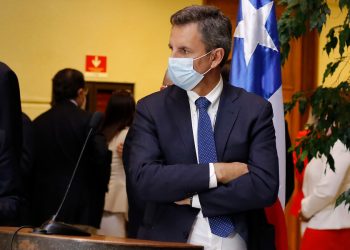 El diputado Gonzalo de la Carrera tras bajar la publicación que ocasionó una ola de criticas, vuelve a publicar en Twitter