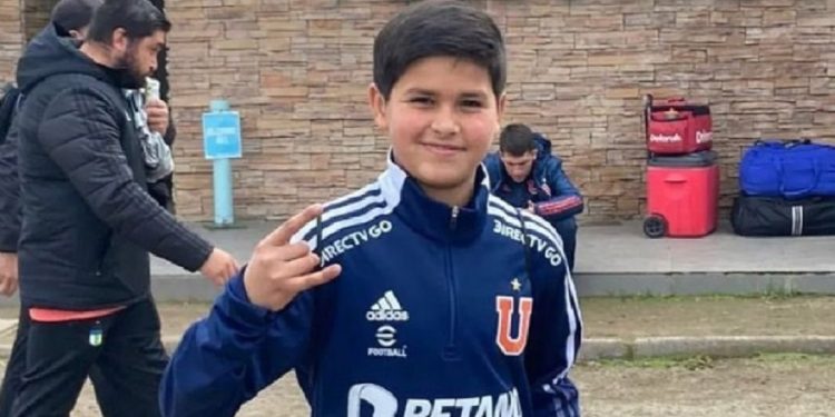 Aníbal Ortiz, portero de la sub-12 de la U