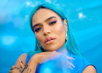 Karol G dejó su icónico pelo azul