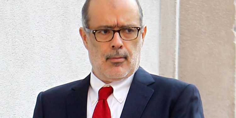 Rodrigo Valdés se convertiría en el segundo ministro de la esa cartera que votaría por  dicha opción. El primero fue Andrés Velasco