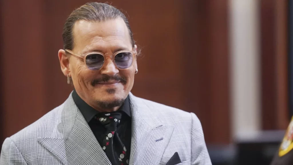 Johnny Depp con todo: vuelve a la pantalla grande interpretando al rey Luis XV