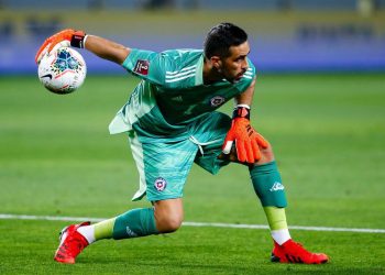 «Lo echaron»: Histórico de la Roja reaccionó ante la ausencia de Claudio Bravo