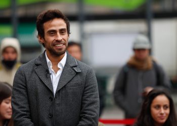 «Ha vuelto a las pistas»: Captan al Mago Valdivia disfrutando con una misteriosa mujer