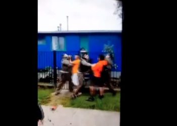 Brutal registro: Grupo de delincuentes atacan a carabineros en Puerto Montt