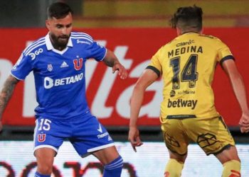 La U no pudo con Everton y no consigue alejarse del pelotón colista