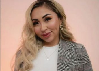 Naya Fácil muestra a su hermana