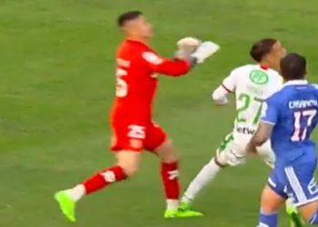 ¿Era penal? Así quedó el pie de Campos tras el pisotón del delantero del Audax Italiano