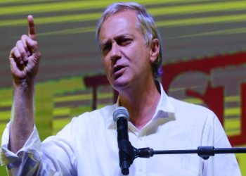 Insólita funa a José Antonio Kast por criticar al Gobierno y Camila Vallejos