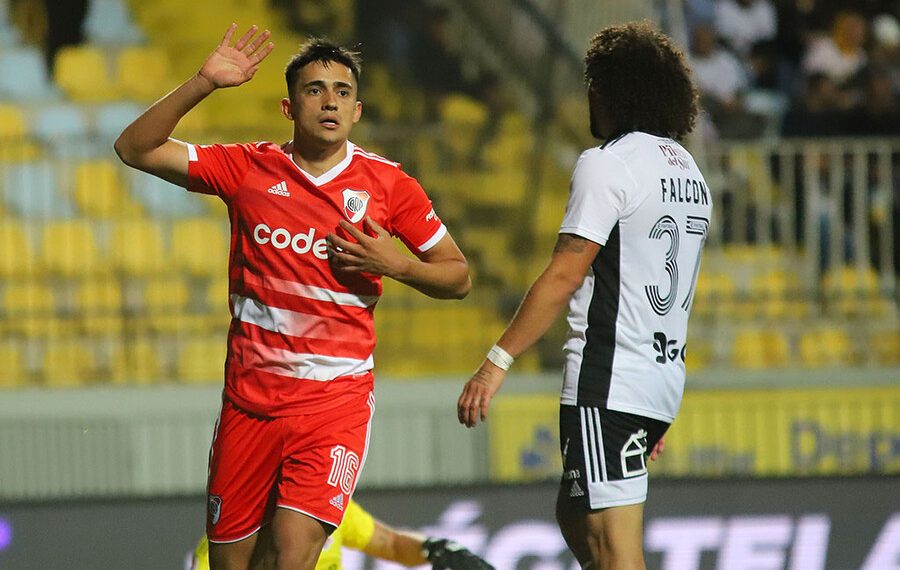 Pablo Solari celebrando uno de los goles que le hizo a Colo Colo en el Sausalito