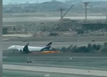 Impactante registro: Pasajero graba accidente desde el interior del avión