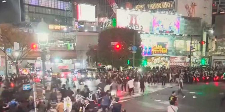 Festejos en las calles de Japón