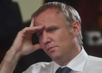 Felipe Kast con cara de preocupado tras frase de Karla Rubilar