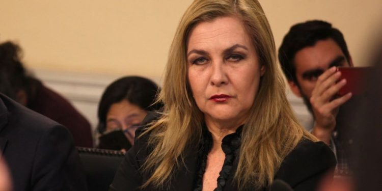 Pamela Jiles cada vez más cerca de la derecha chilena
