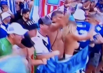 La osada celebración de hincha argentina que dio la vuelta al mundo