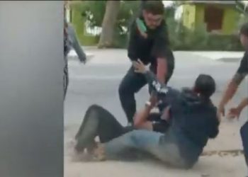 brutal ataque a mujer con su hija