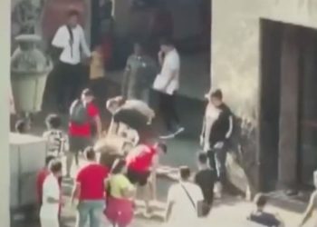 apunalan guia turistico en el centro