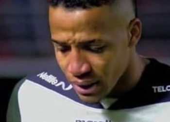 Byron Castillo no podrá jugar en largos meses