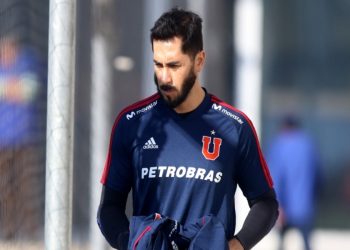 Johnny Herrera criticó irónicamente