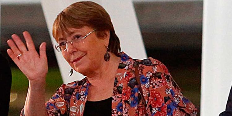 Michelle Bachelet no quiso responder si será parte del Comité de Expertos