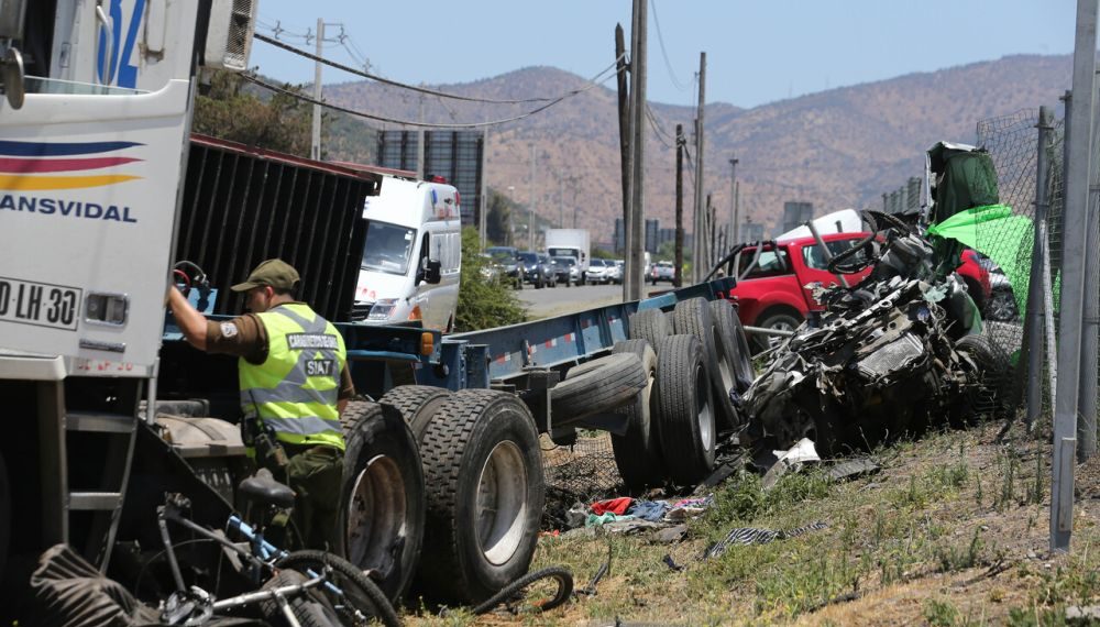 Un camión destrozó 6 autos y causó 4 fallecidos en la Ruta 68