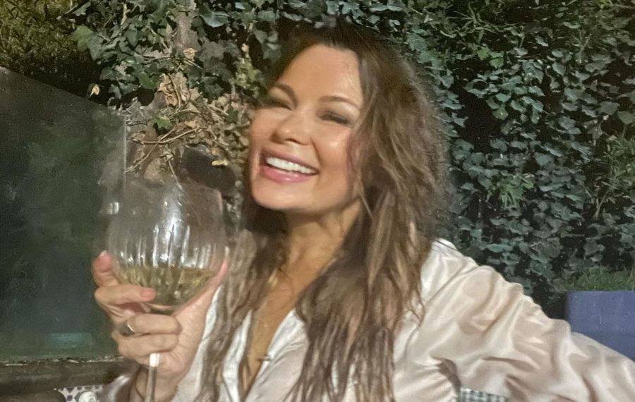 Cathy Barriga sorprendió con hit