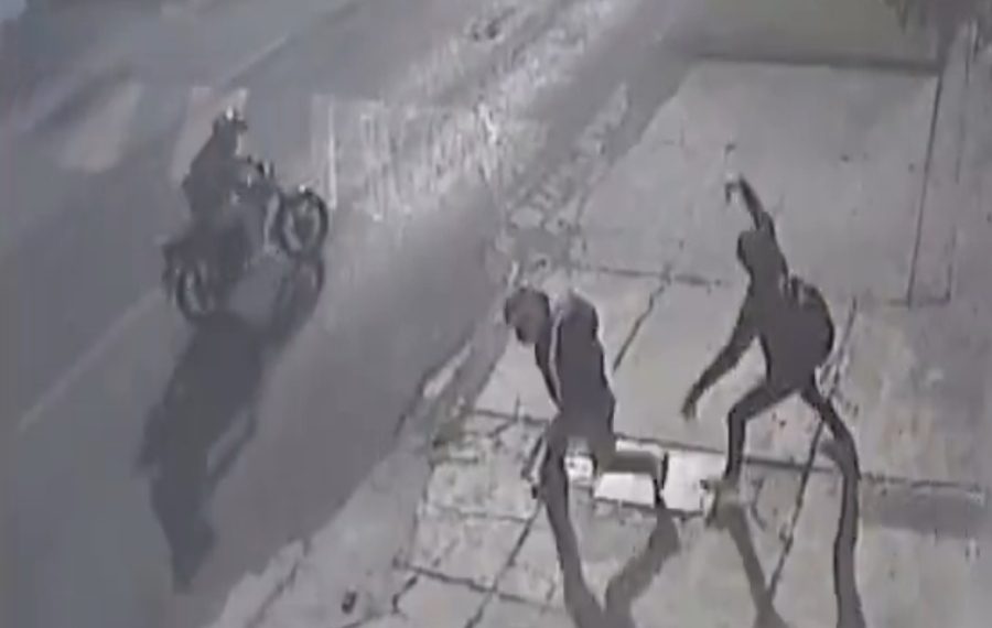 Hombre se defendió