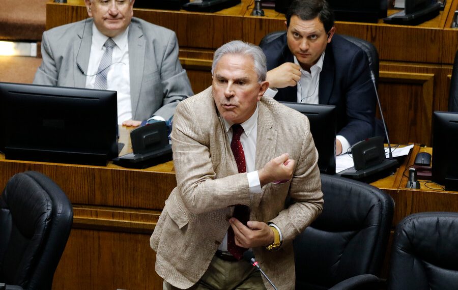 ivan moreira colapsa al intentar apurar votacion