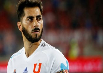 Johnny Herrera golpea brutalmente