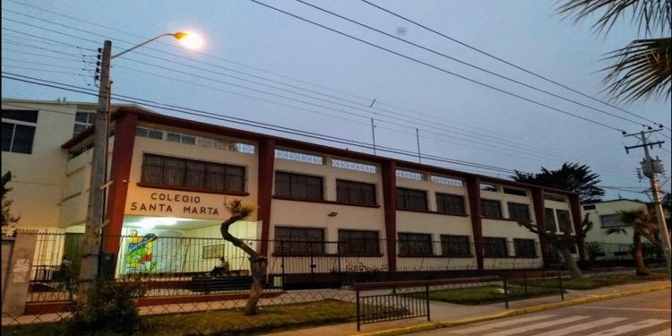 Profesora del Colegio Santa Marta de Coquimbo tuvo sexo con su alumno