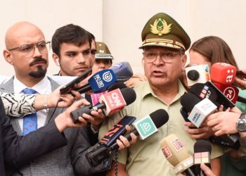 General de Carabineros debió concurrir a La Moneda para explicar sus críticas al Congreso