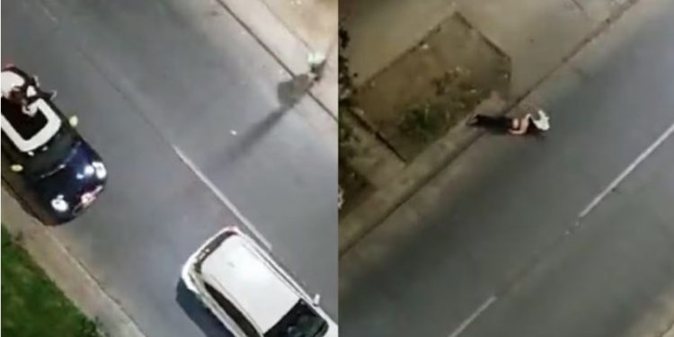mujer intenta frustrar encerrona y cae desde el techo de su auto