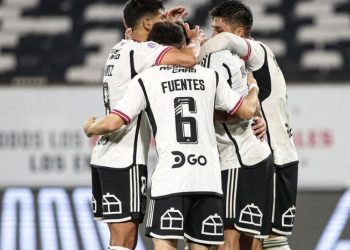 (VIDEO) Con escándalo por presunto penal, Colo Colo vence a Audax y se acerca a la punta del torneo