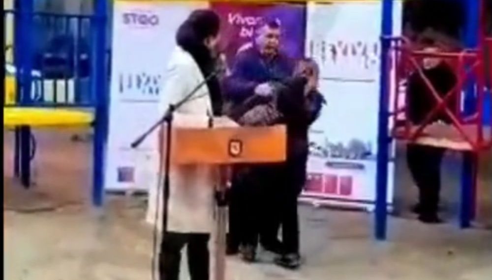 Alcaldesa de Santiago recibió