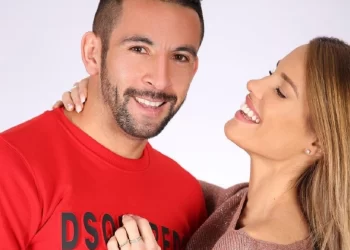 le dejó un cariñoso saludo