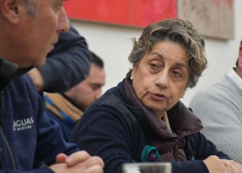 Gobierno posterga por seis horas el corte de agua en Santiago: comienza a las 20 hrs.