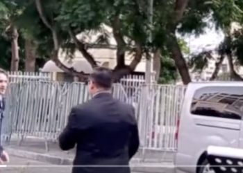 VIDEO: «Arrodíllate y pide perdón», el nuevo episodio del Pastor Soto contra diputado oficialista