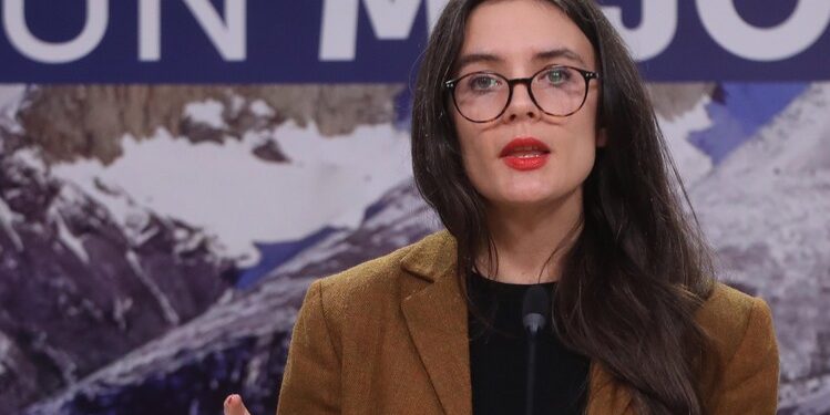 Camila Vallejo envió un firme mensaje