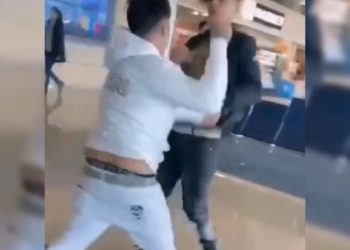 Revelan violenta pelea a combos