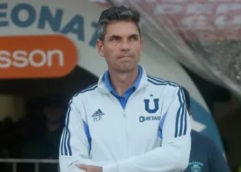 Mauricio Pellegrino golpea la mesa