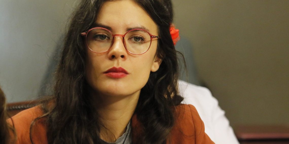 Camila Vallejos realiza llamado