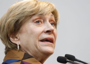 Evelyn Matthei se lanza con todo y barre con José Antonio Kast